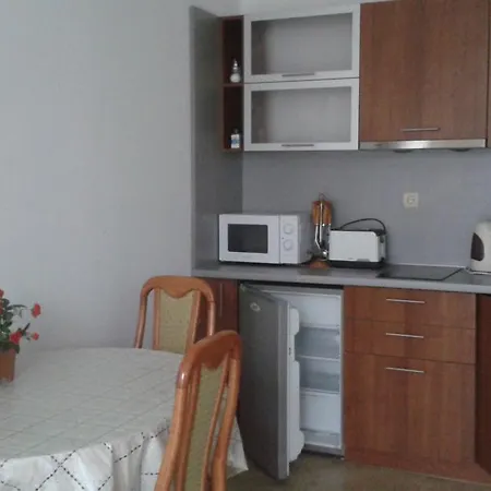 207 Belvedere